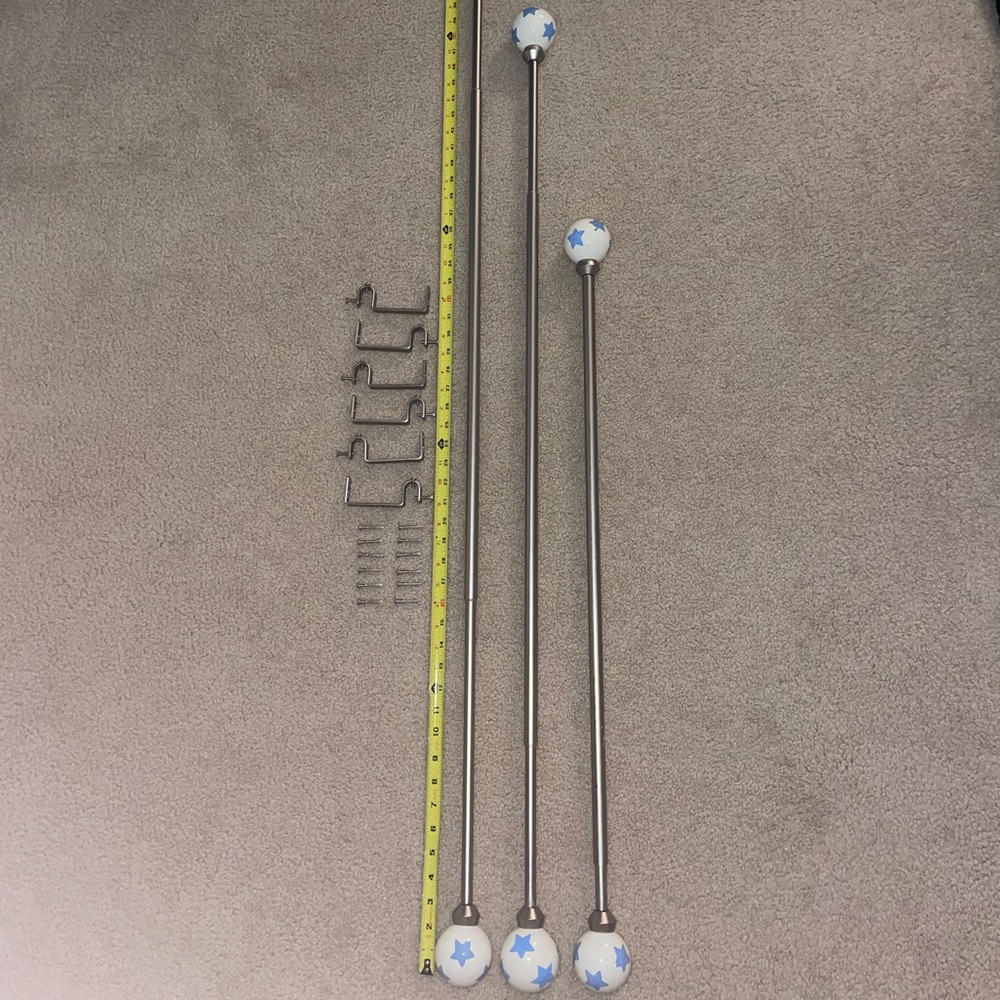 Pottery Barn Kids Blue Star Curtain Rod Set